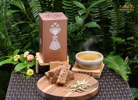 Banana Bread & Silver Needle: A Match Made in Tea Heaven